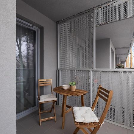 Prandoty Beautiful Apartment With Balcony Cracow By Renters Prestige Cracovia Exterior foto